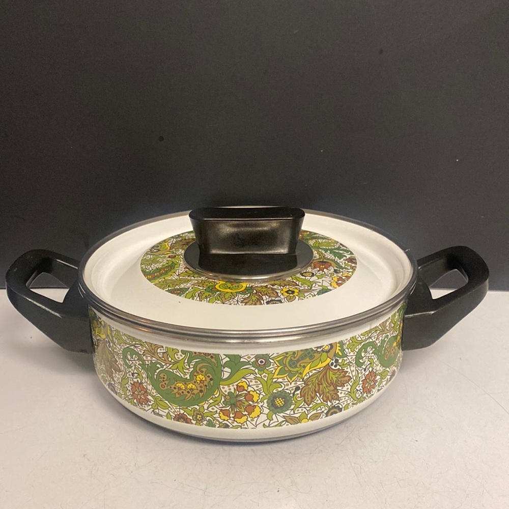 Fancipans Green Paisley Enamel Handled Pot Lid 7.25” D Two Piece